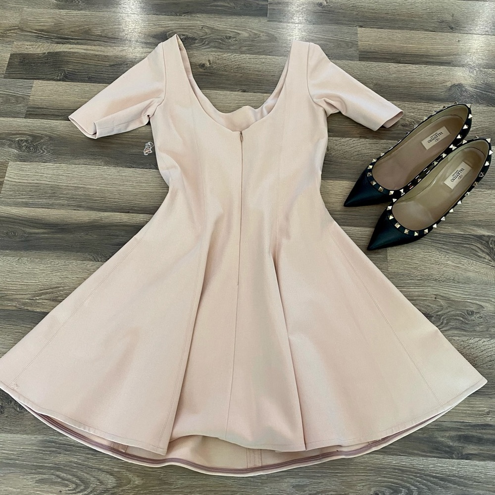 ElizBeth and James dress